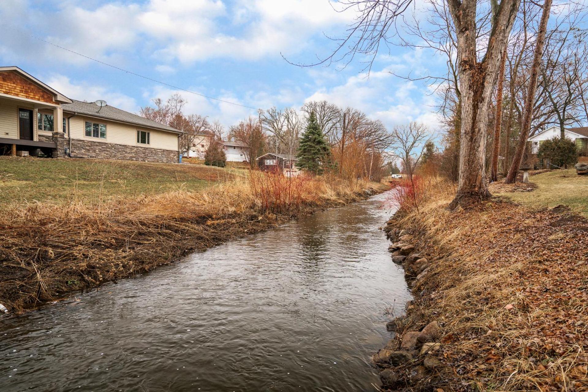 Bassett Creek Retreat Villa Minneapolis Exterior photo