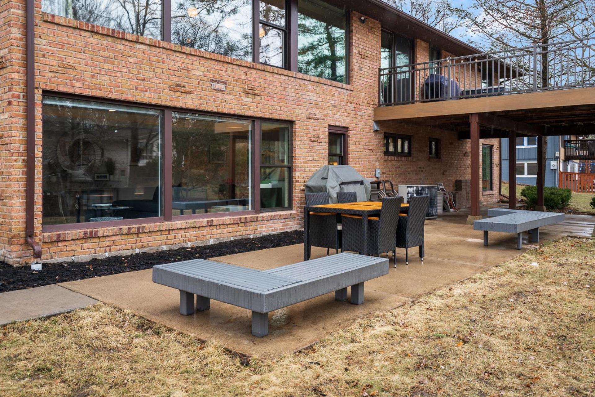 Bassett Creek Retreat Villa Minneapolis Exterior photo